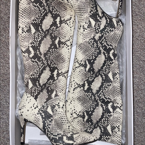 Steve Madden heel boots - Picture 1 of 2